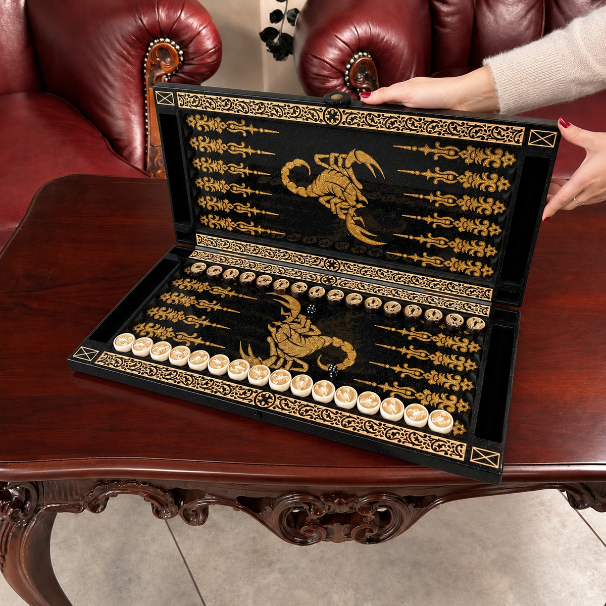 Luxus-Backgammon aus schwarzem Acrylstein „Skorpion“ – 58×28 cm | Art. 190640