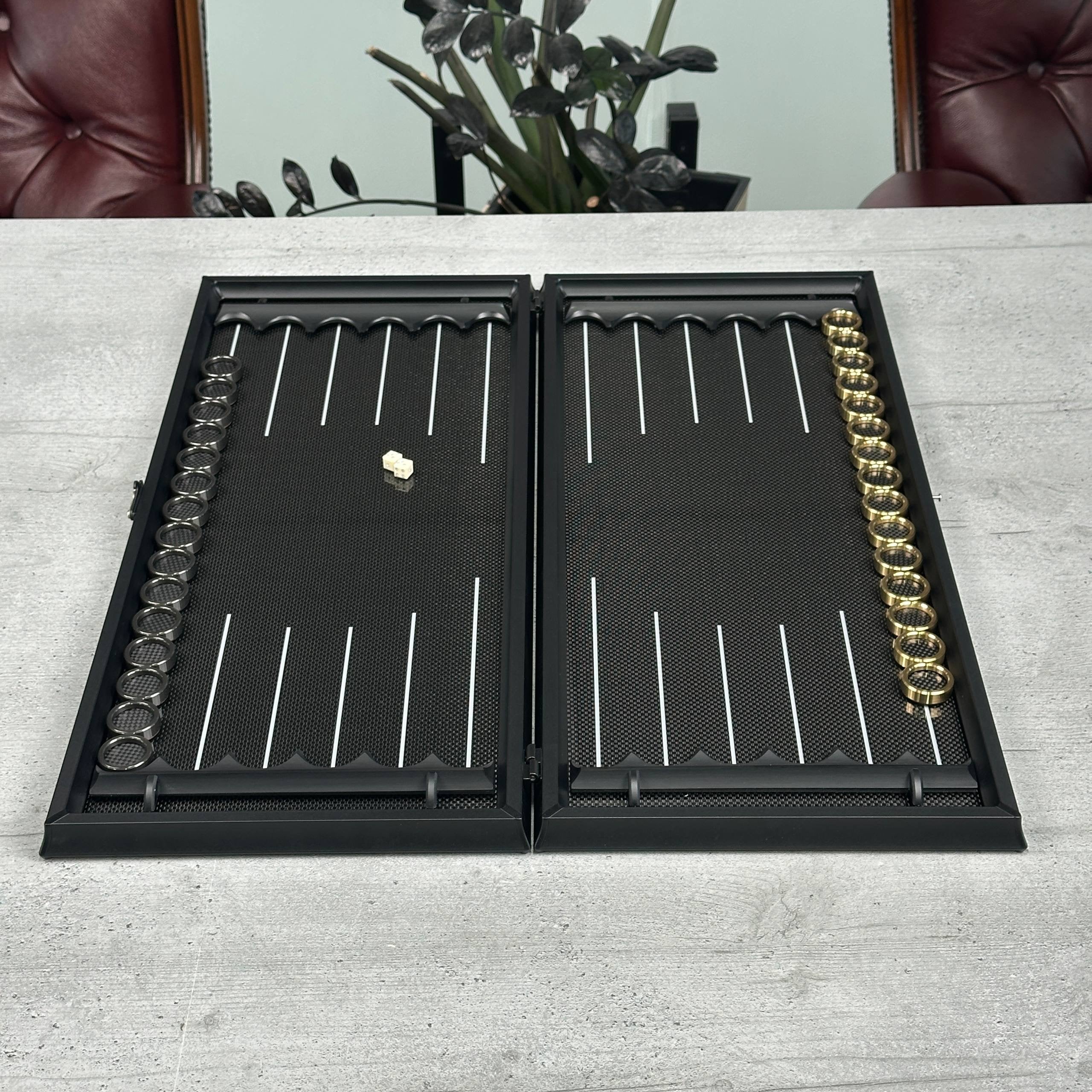 Backgammon aus Carbon und Metall, 61 x 23 cm, Art. 260000