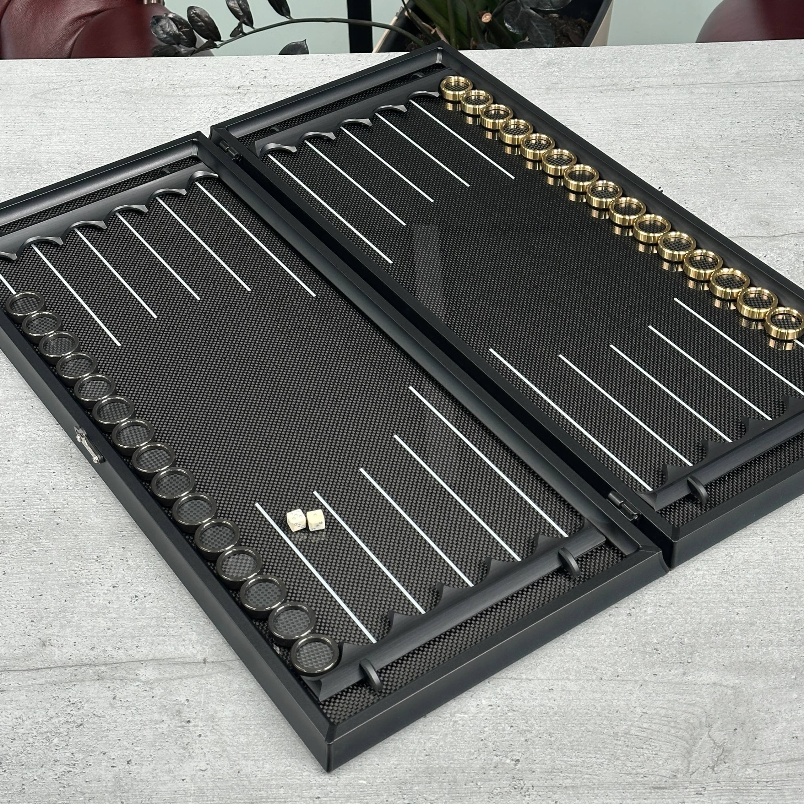 Backgammon aus Carbon und Metall, 61 x 23 cm, Art. 260000