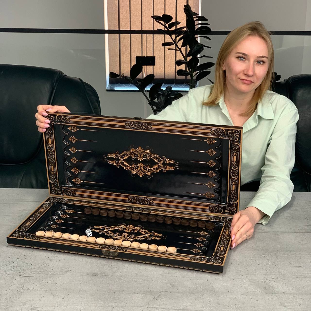 Wooden Backgammon Board - An Exquisite Blend of Art and Function, Gift-ready