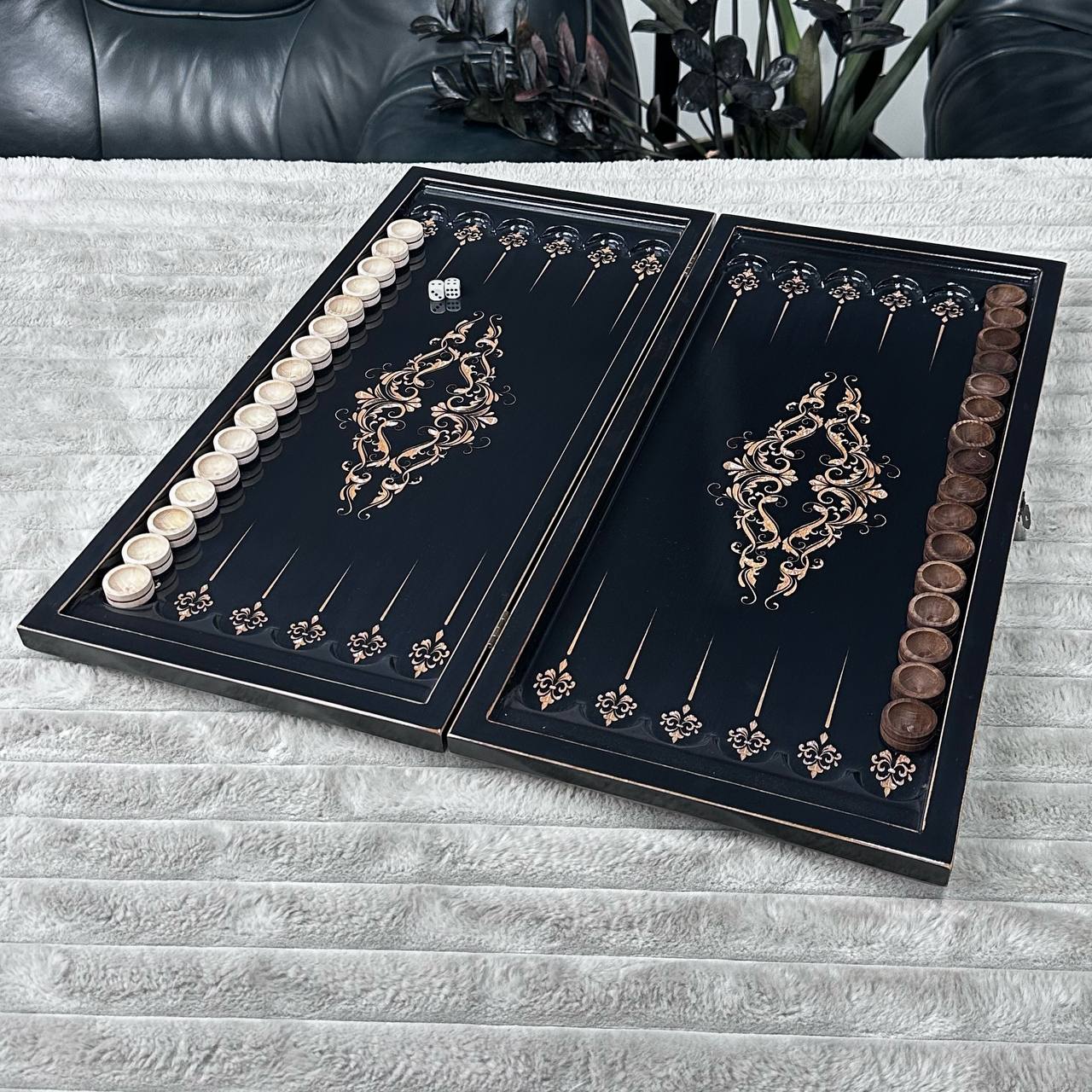 Wooden Backgammon Board - An Exquisite Blend of Art and Function, Gift-ready