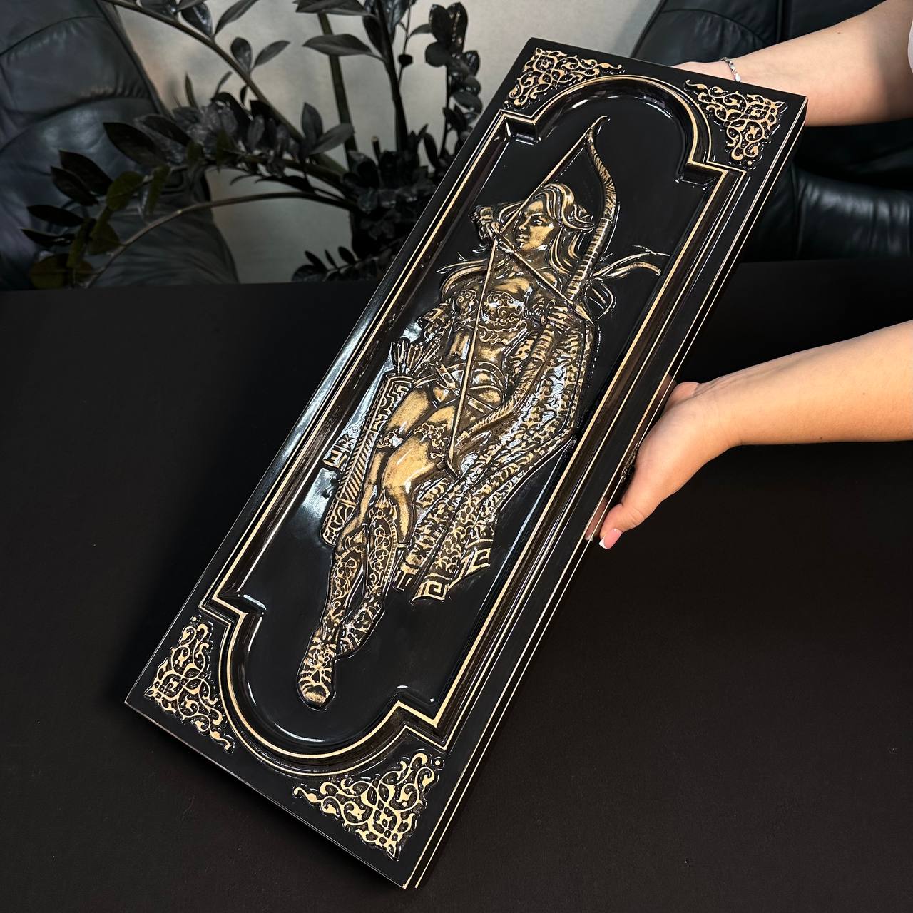 Jeu de backgammon en bois "Archer" 60*23cm. Prêt à offrir. Artisanat de qualité