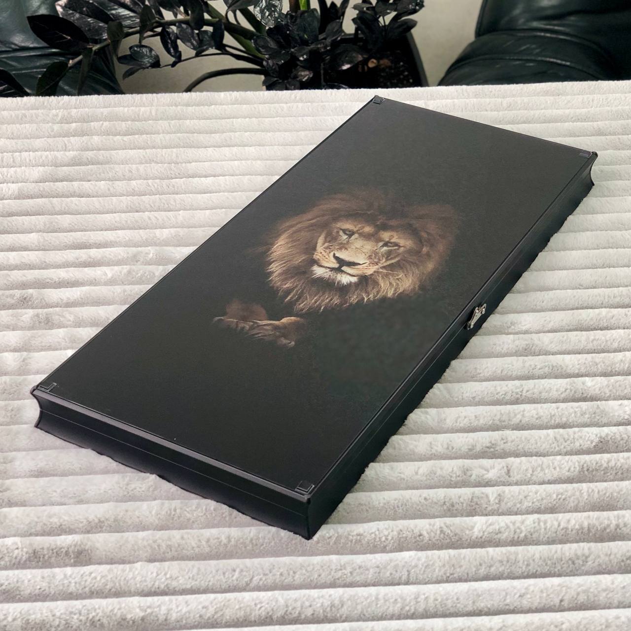 Lion Collection Glass Backgammon Set