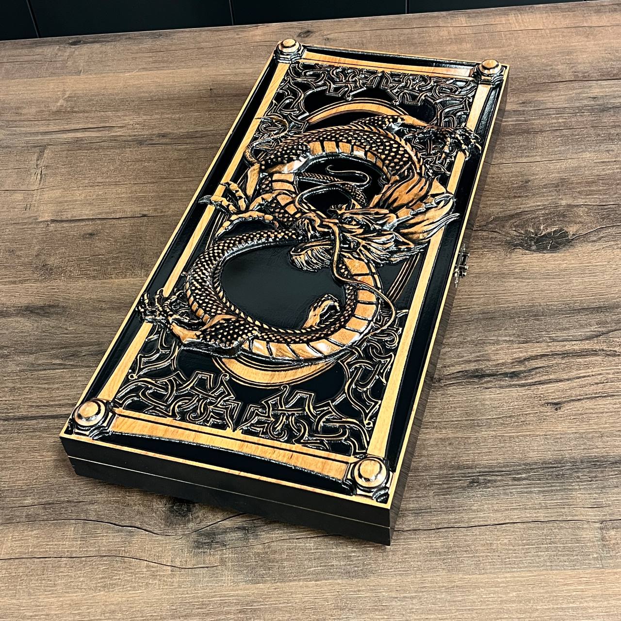 Jeu de backgammon en bois "Dragon", backgammon de voyage 50*23cm. Prêt à offrir