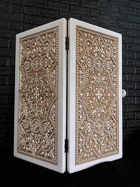 Exclusive White Acrylic Stone Backgammon with Ornamental Detail – Gift of a Lifetime, 58*28*5cm