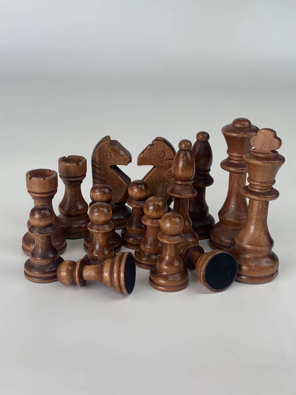 Jeu d'échecs de taille moyenne, Roi de 9,0 cm. Accessoires de plateau de jeu en bois