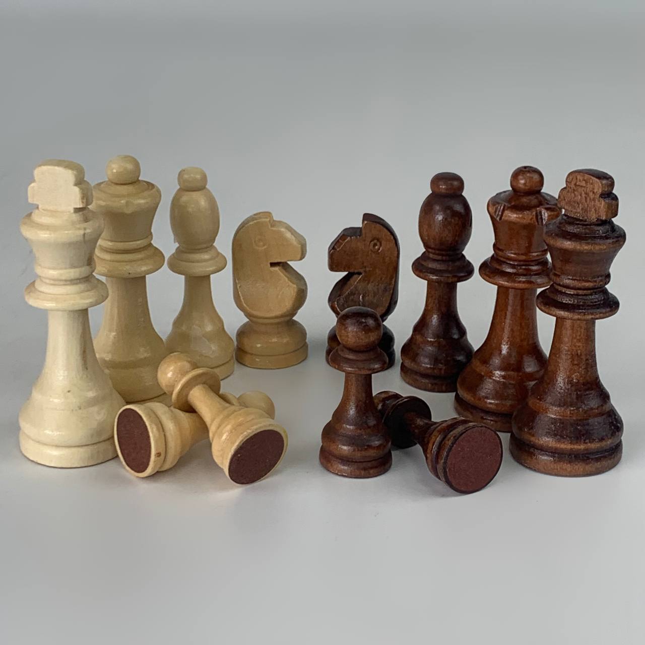 Jeu d'échecs de grande taille, Roi 10,5 cm. Accessoires de plateau de jeu en bois.
