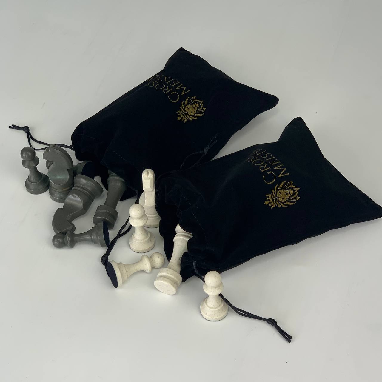 Pièces d'échecs en pierre acrylique, Roi de 10,5 cm. Accessoire de jeu haut de gamme. Prêt à offrir