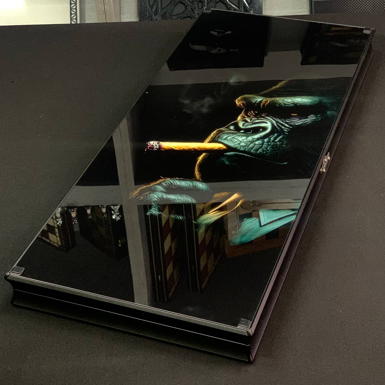 Jeu de backgammon en verre 61*27*5cm, personnalisé et prêt à offrir. Design unique.