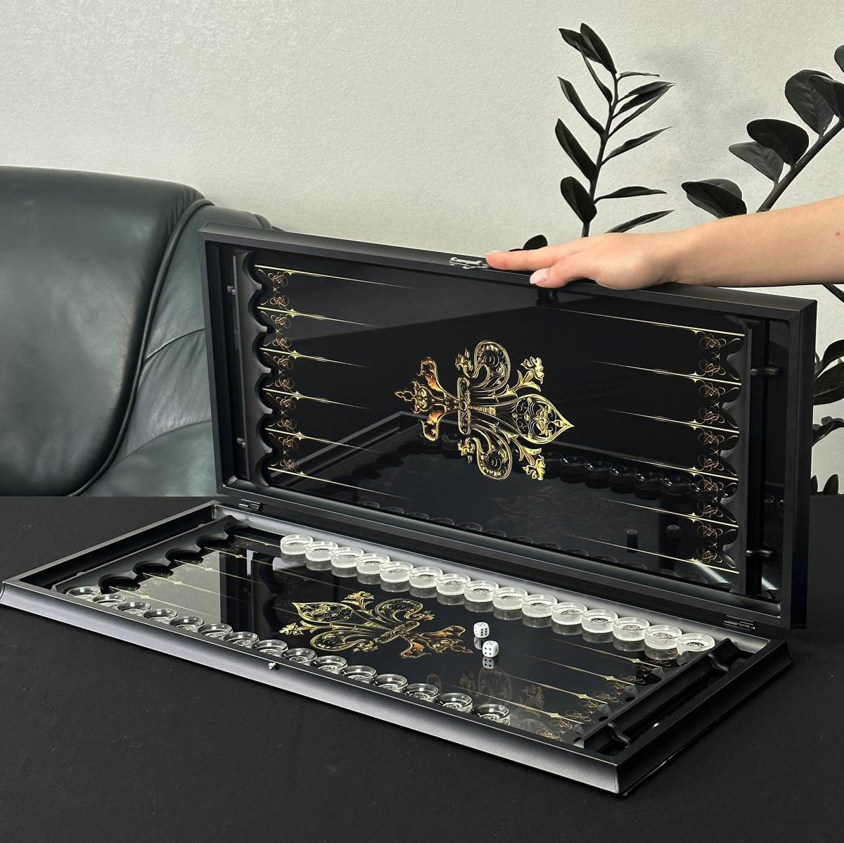 Golden Lion Glass Backgammon Set – Large 24”
