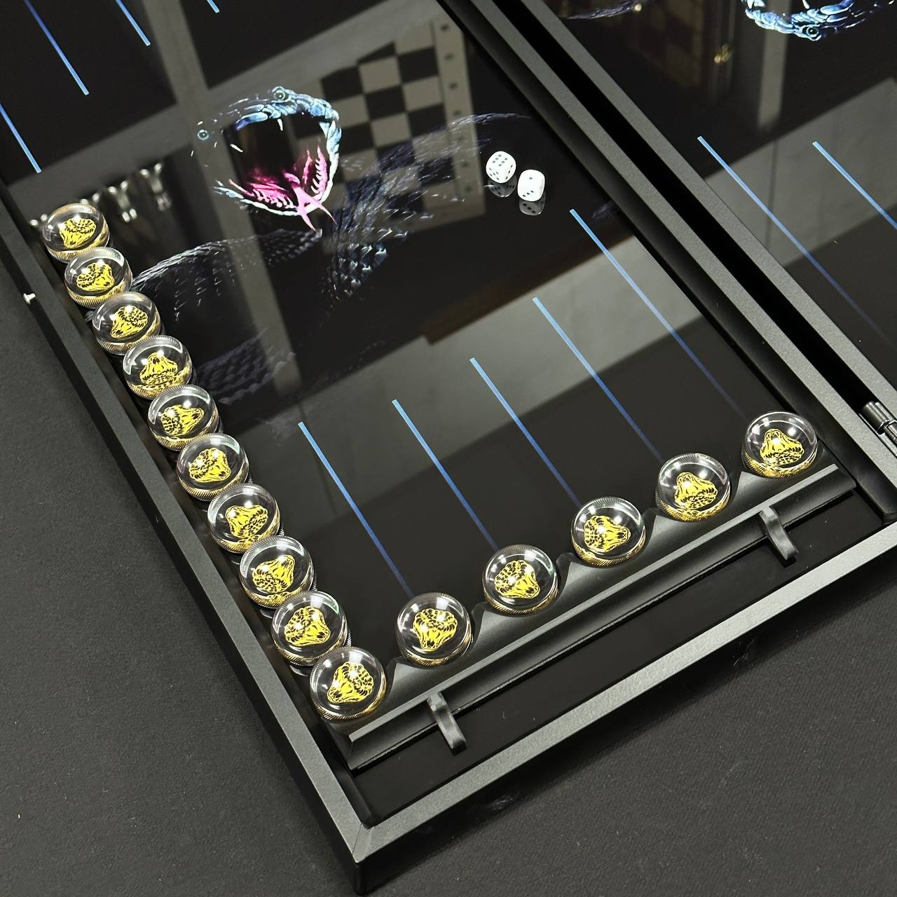 Jeu de backgammon en verre Snake, 61*27cm. Personnalisation. Prêt à offrir.