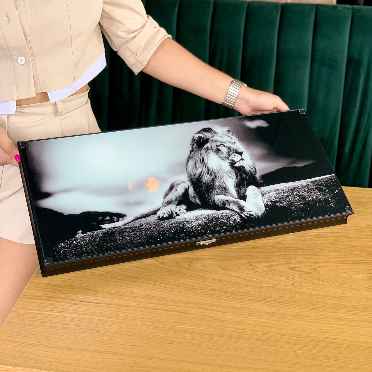 Black and White Lion Glass Backgammon Set – Large 24”