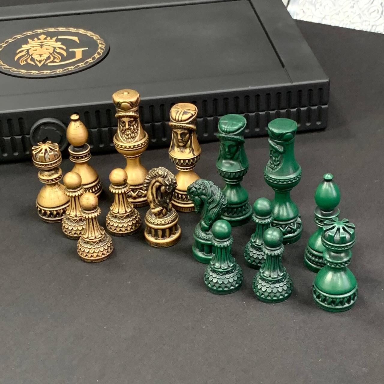 Hochwertiges Schachspiel aus Acryl (nur Figuren) mit Aufbewahrungsbox – Kostenlose Lieferung weltweit | Geschenkfertig
