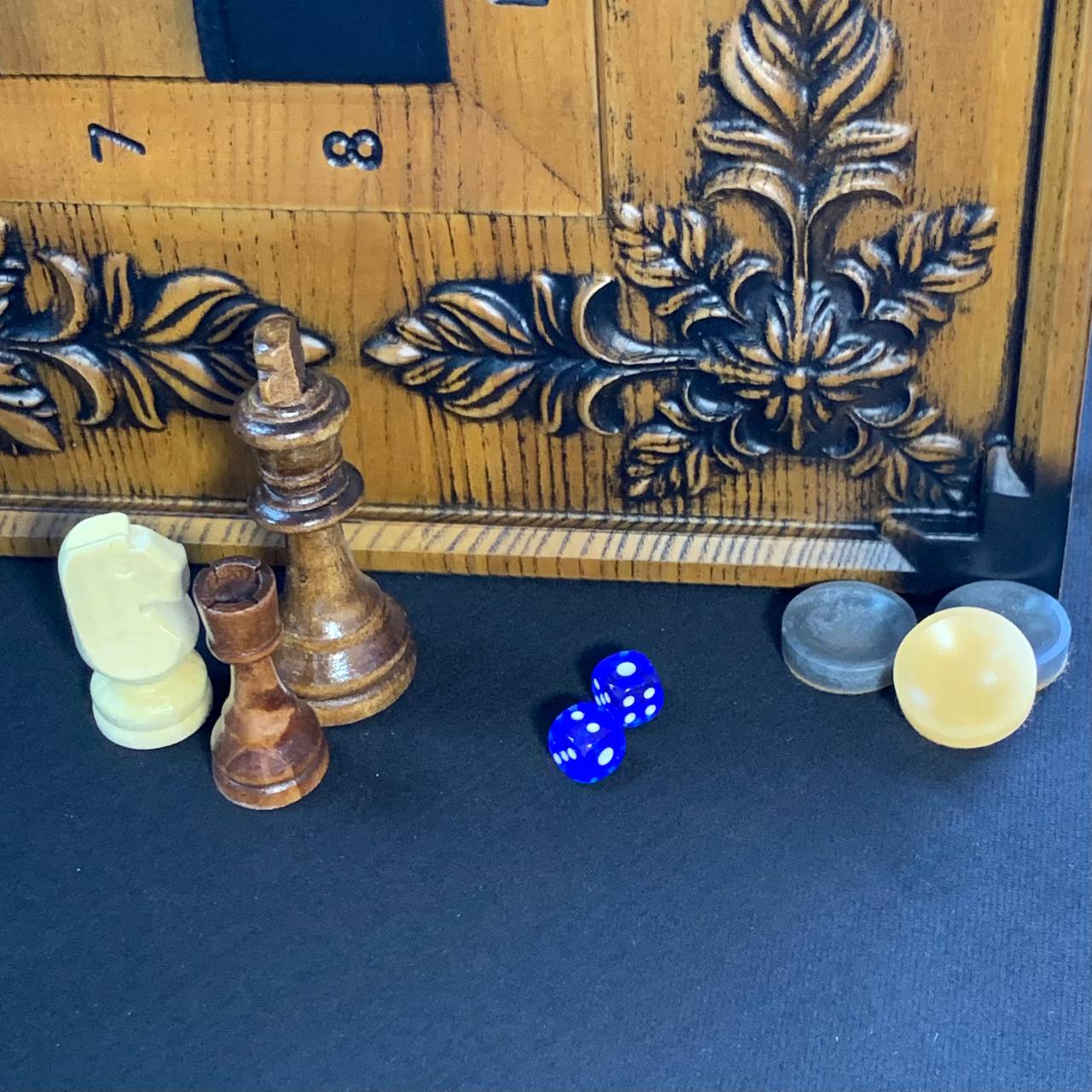 Schachspiel aus Holz mit luxuriösem Design, 3 in 1 (Schach, Dame und Backgammon) 68×32 cm. Geschenkfertig