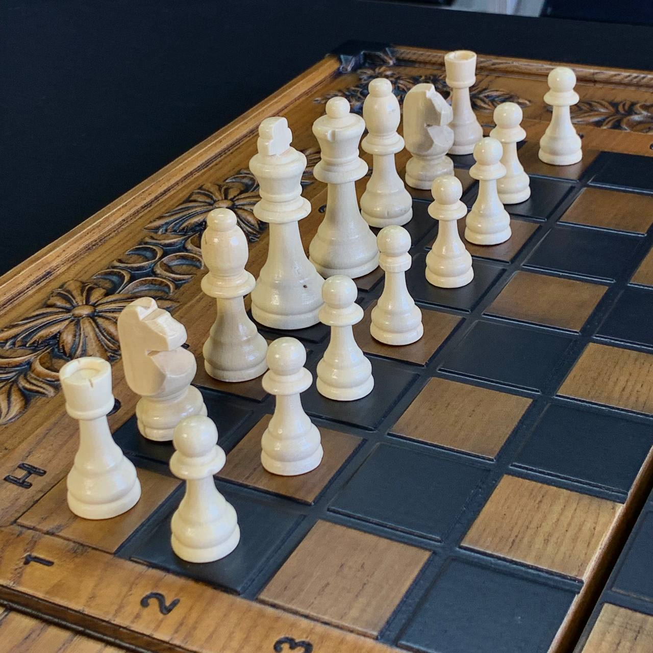 Schachspiel aus Holz mit luxuriösem Design, 3 in 1 (Schach, Dame und Backgammon) 68×32 cm. Geschenkfertig
