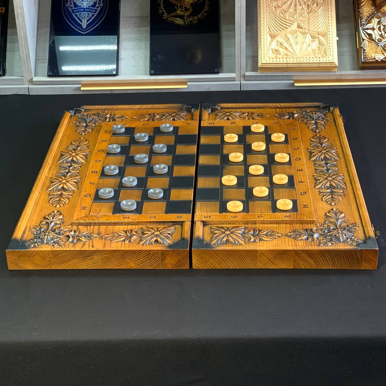 Schachspiel aus Holz mit luxuriösem Design, 3 in 1 (Schach, Dame und Backgammon) 68×32 cm. Geschenkfertig