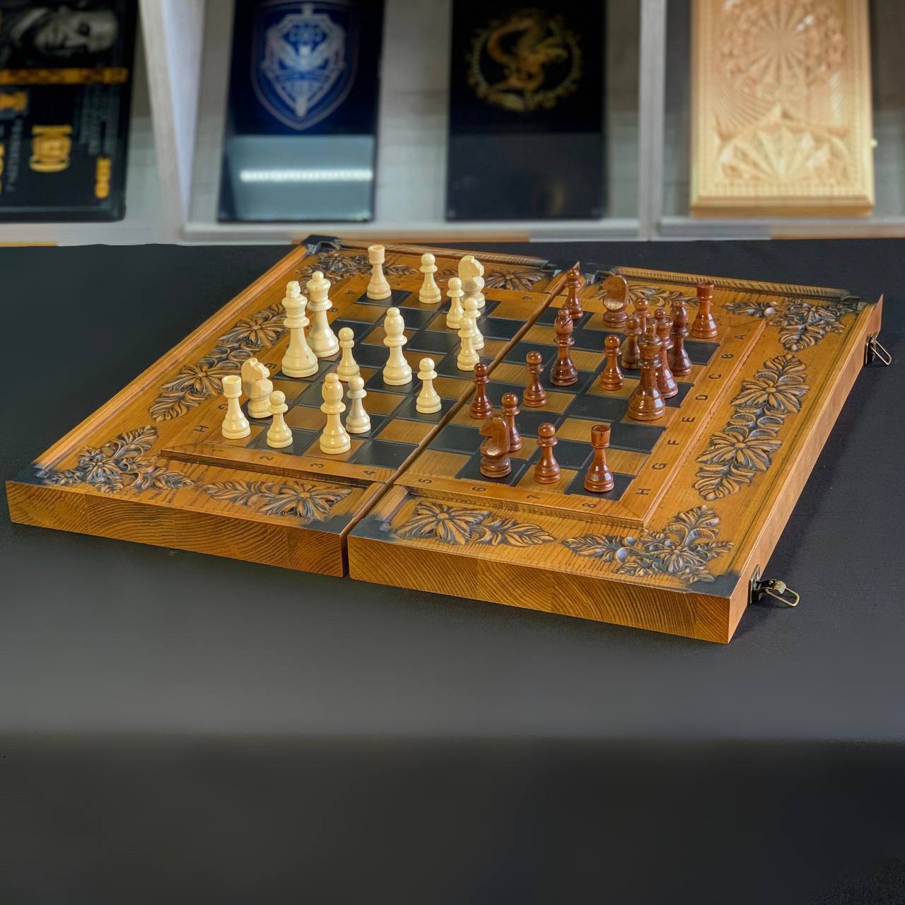 Schachspiel aus Holz mit luxuriösem Design, 3 in 1 (Schach, Dame und Backgammon) 68×32 cm. Geschenkfertig
