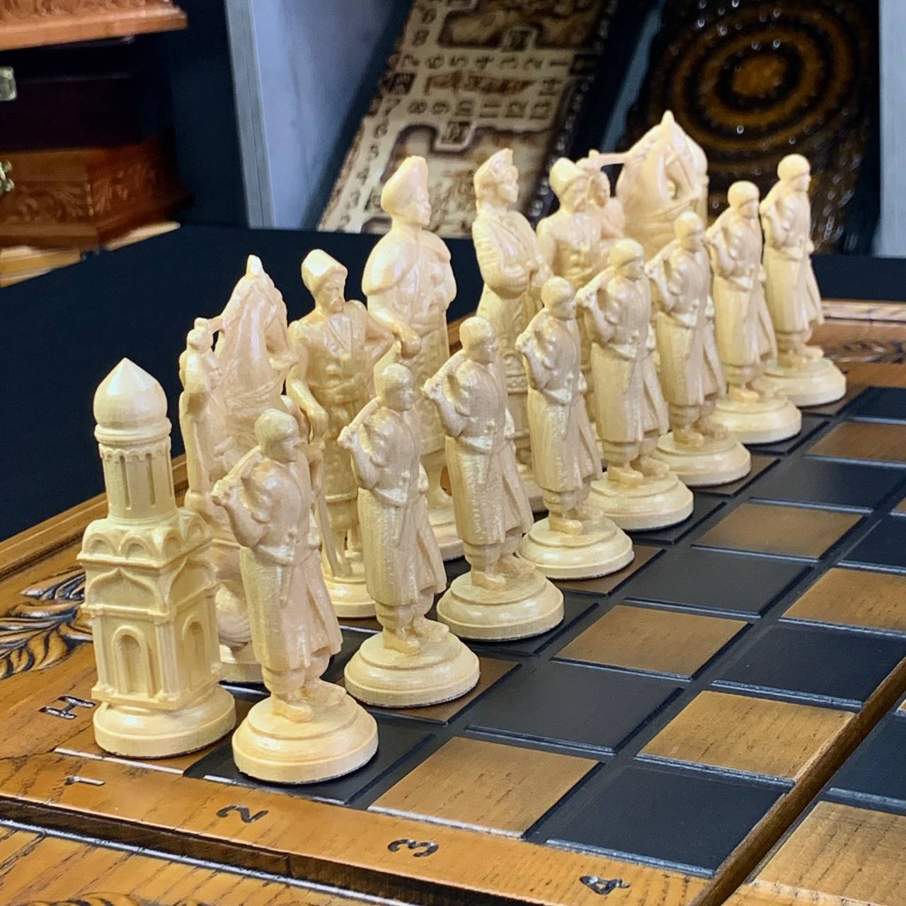 Schachspiel aus Holz mit luxuriösem Design, 3 in 1 (Schach, Dame und Backgammon) 68×32 cm. Geschenkfertig