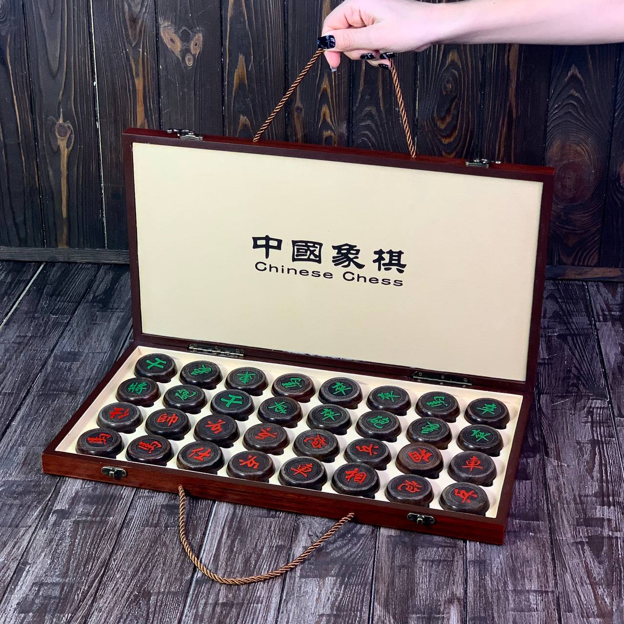 Jeu d'échecs chinois classique en bois Xiangqi, jeu d'échecs de voyage de taille compacte, cadeau insolite pour papa, prêt à offrir