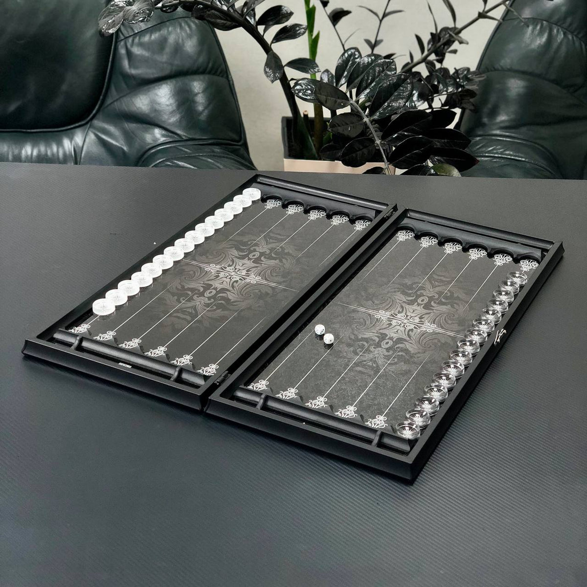 Black Abstract Glass Backgammon Set – Large 24”