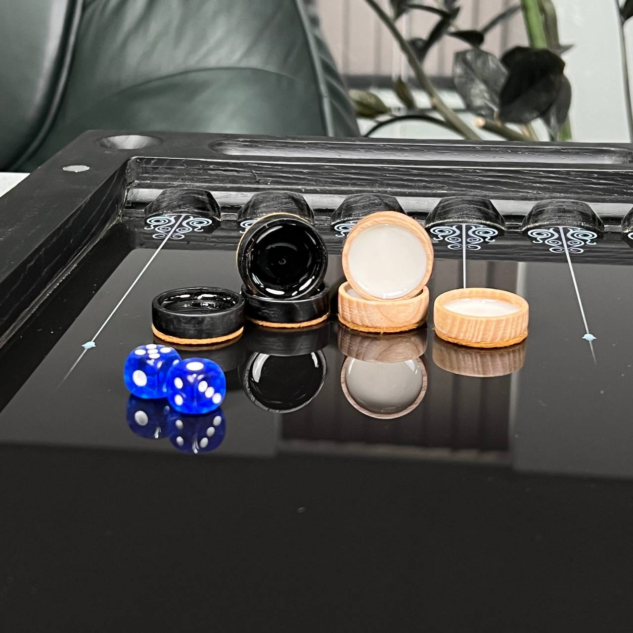 Luxury Glass&Wood Backgammon Set with Rhinoceros, Customized and Gift-ready