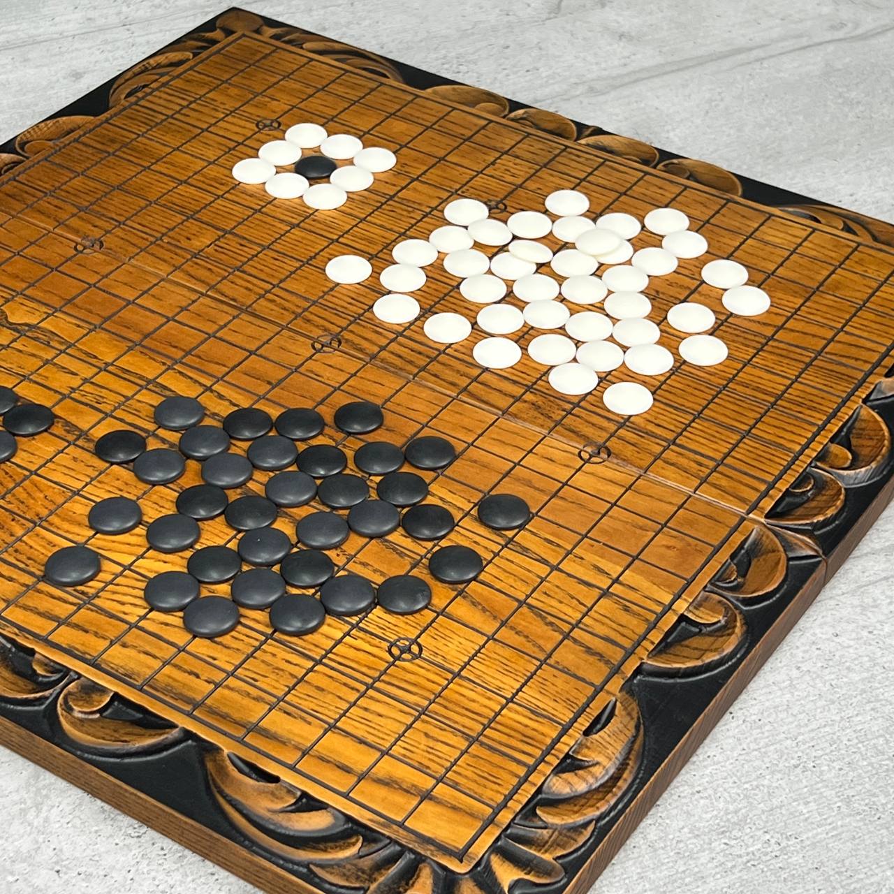 Jeu de Go artisanal (jeu de stratégie chinois ancien), jeu de société insolite. Prêt à offrir