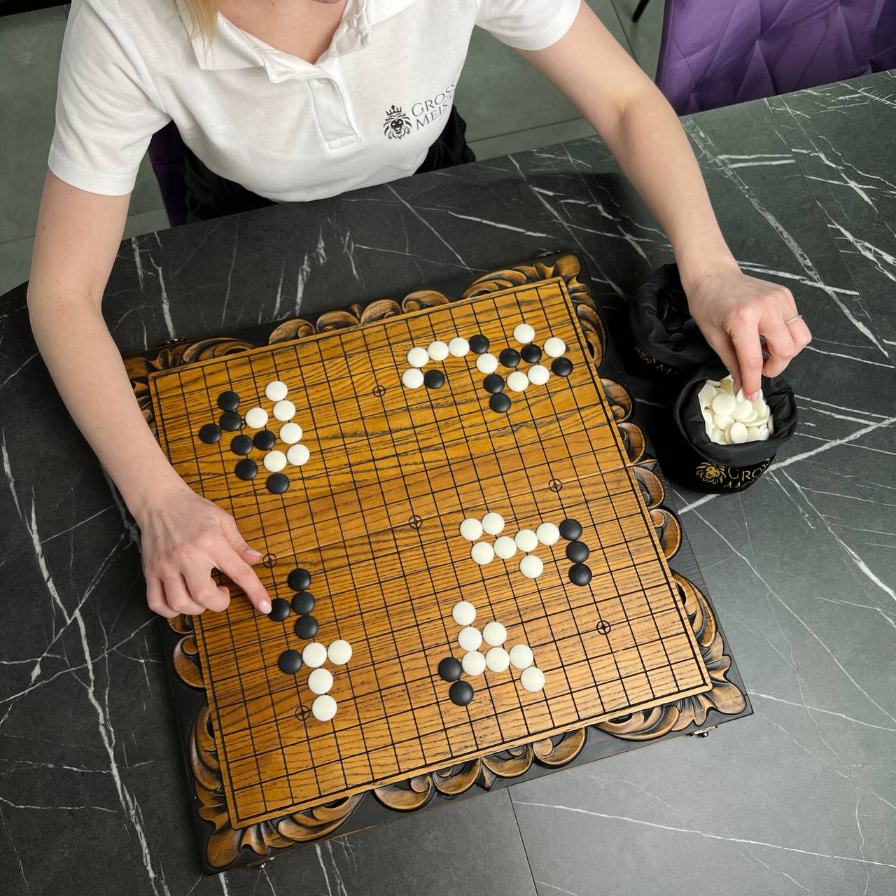 Jeu de Go artisanal (jeu de stratégie chinois ancien), jeu de société insolite. Prêt à offrir
