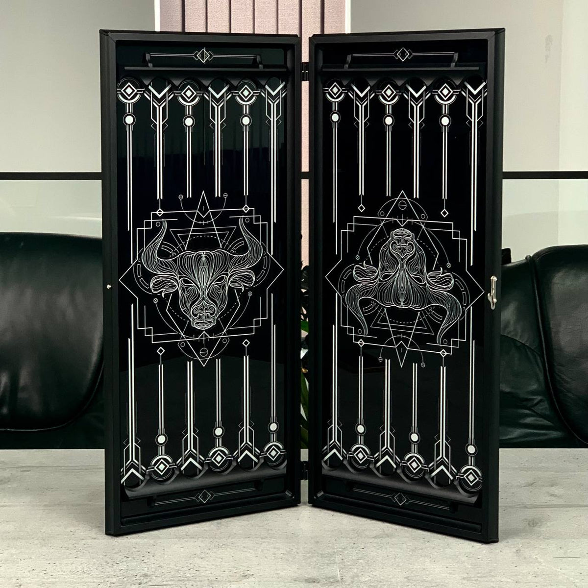 Black Marble-Style Glass Backgammon Set – Large 24"