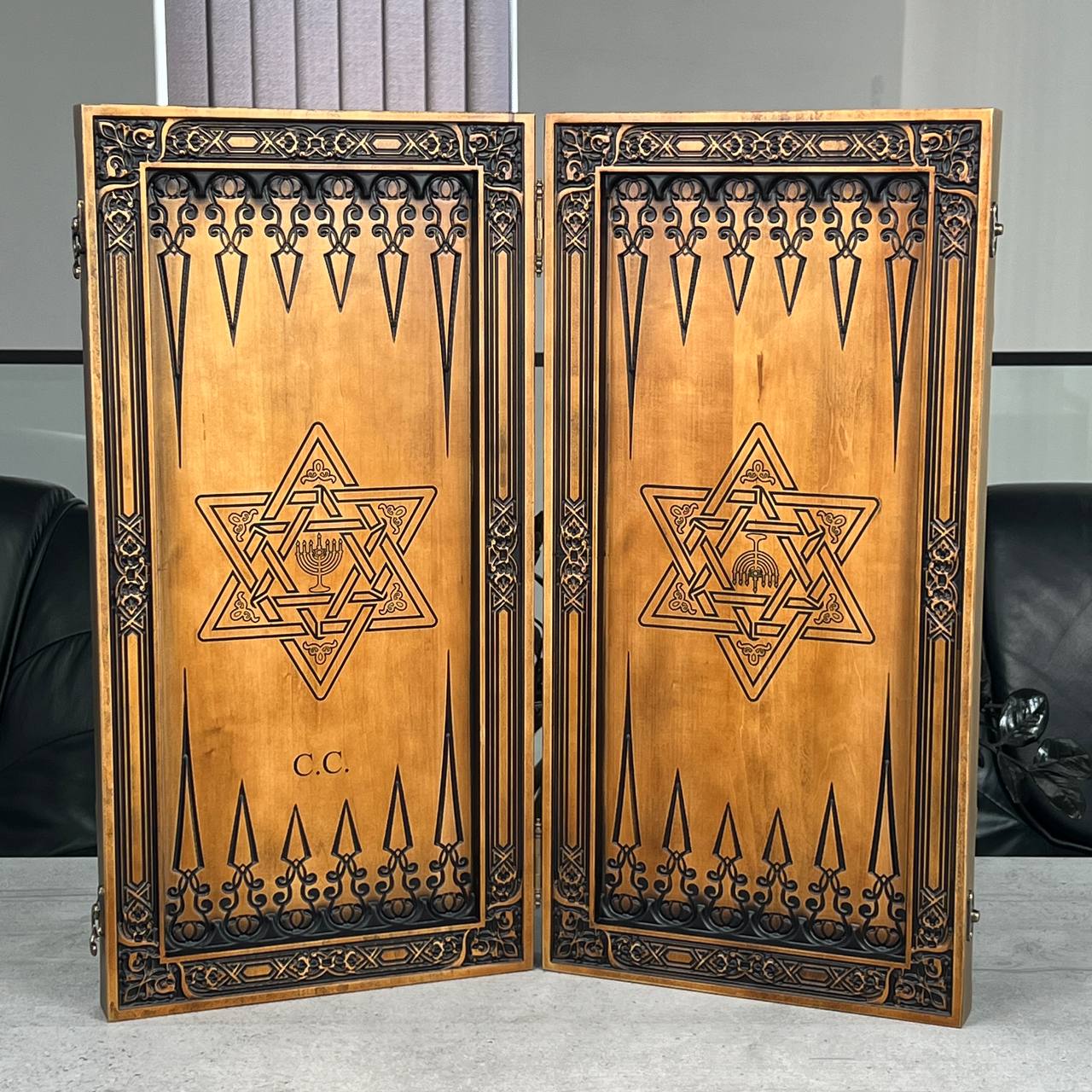 Wooden Backgammon "Silver Wolf" – Star of David Edition
