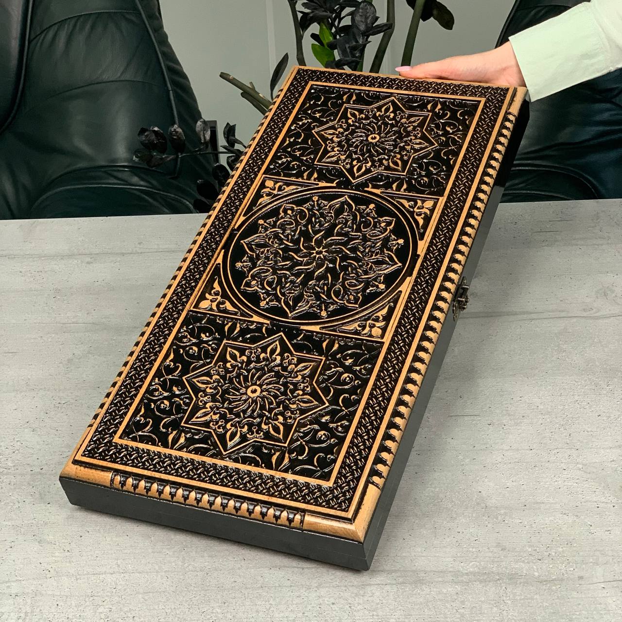 Wooden Backgammon Board - An Exquisite Blend of Art and Function, Gift-ready