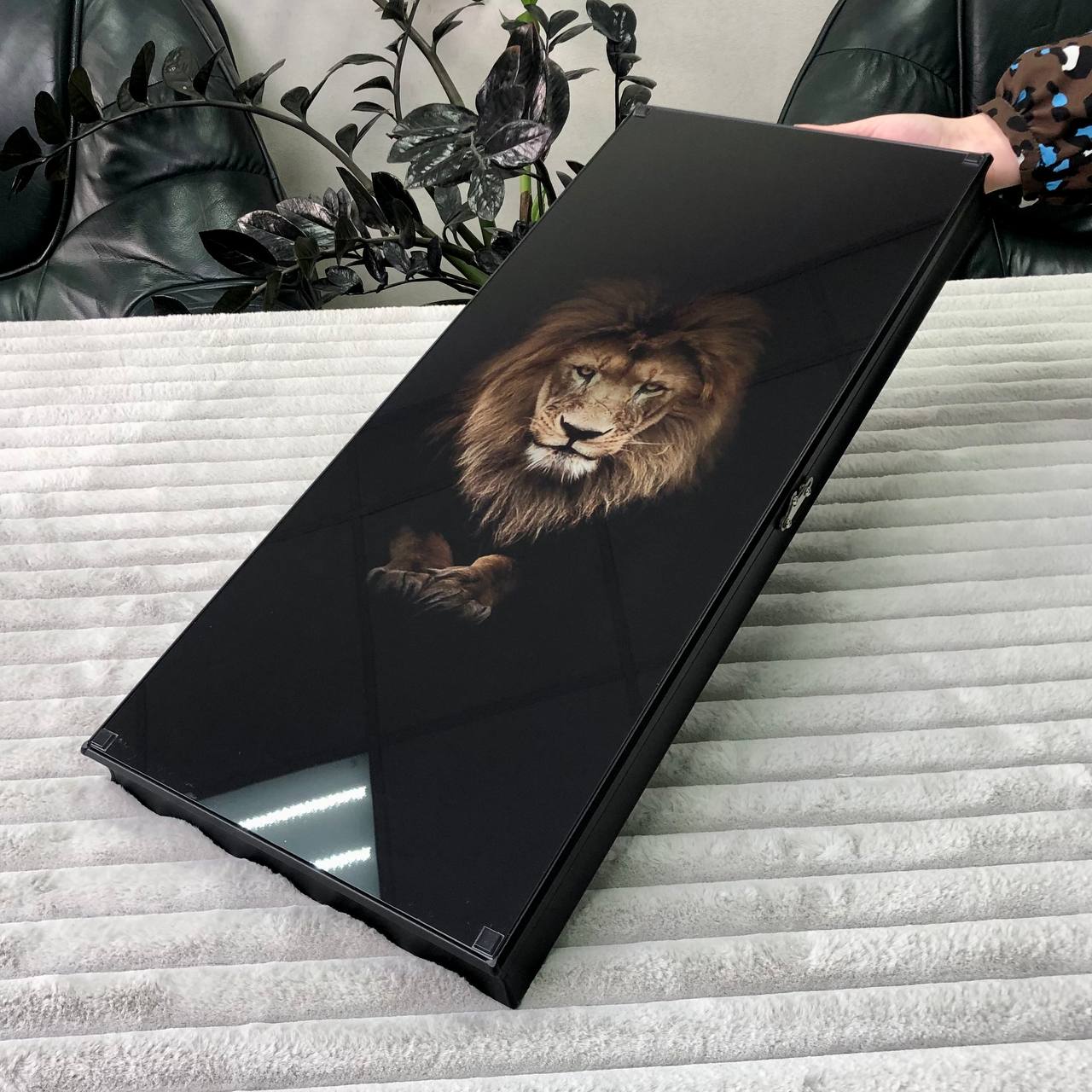 Lion Collection Glass Backgammon Set