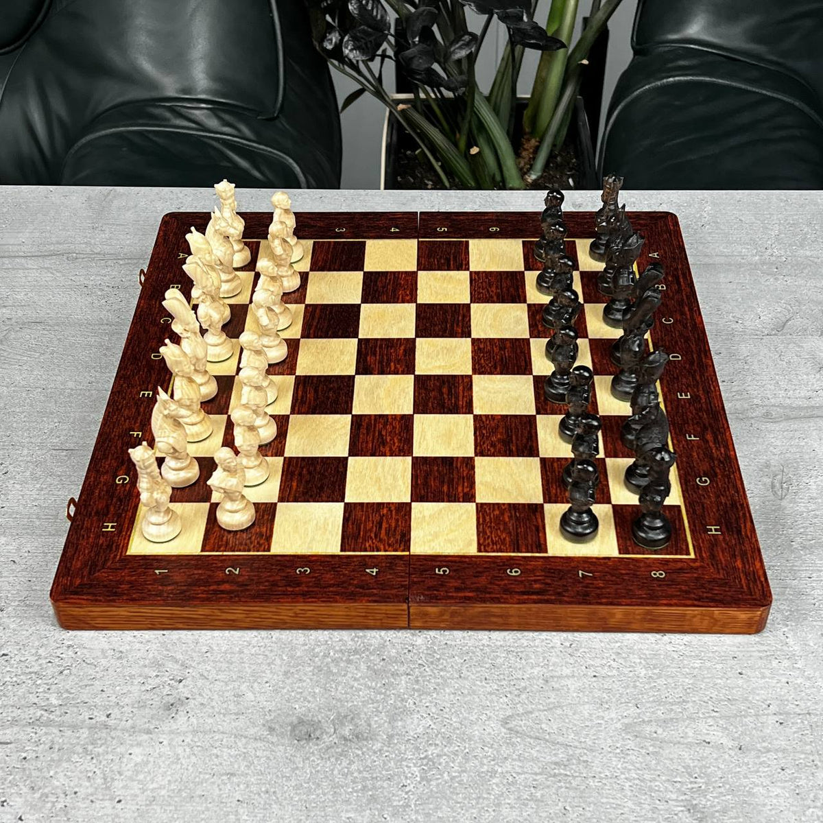 Jeu d'échecs imitation marbre (29 x 29 cm), jeu d'échecs en bois. Prêt à offrir. Réf. 198027