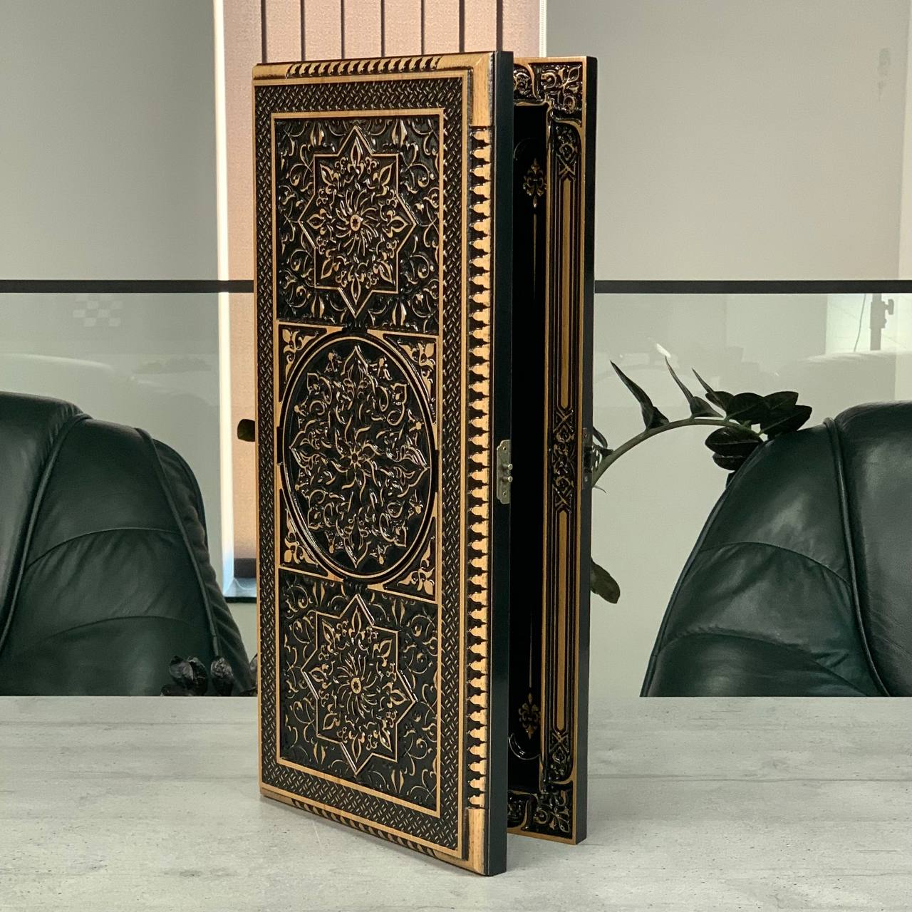 Wooden Backgammon Board - An Exquisite Blend of Art and Function, Gift-ready