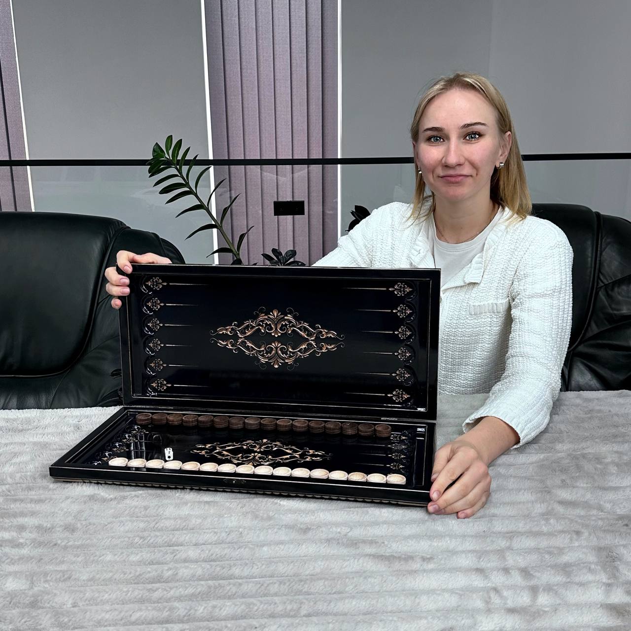 Wooden Backgammon Board - An Exquisite Blend of Art and Function, Gift-ready