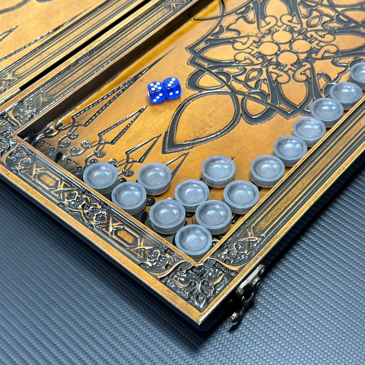 Classic Wooden Backgammon – Elegant Carving & Timeless Design