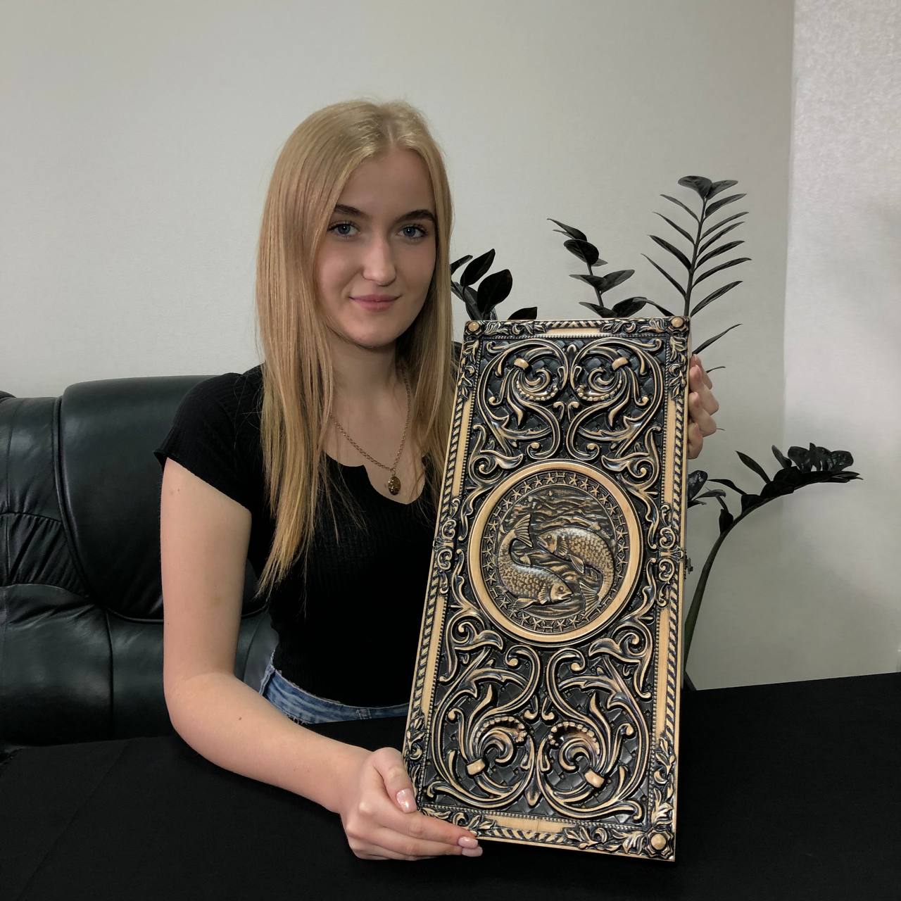 Backgammon-Brett aus Holz mit dem Sternzeichen Fische – handgefertigt, personalisierbar, geschenkfertig