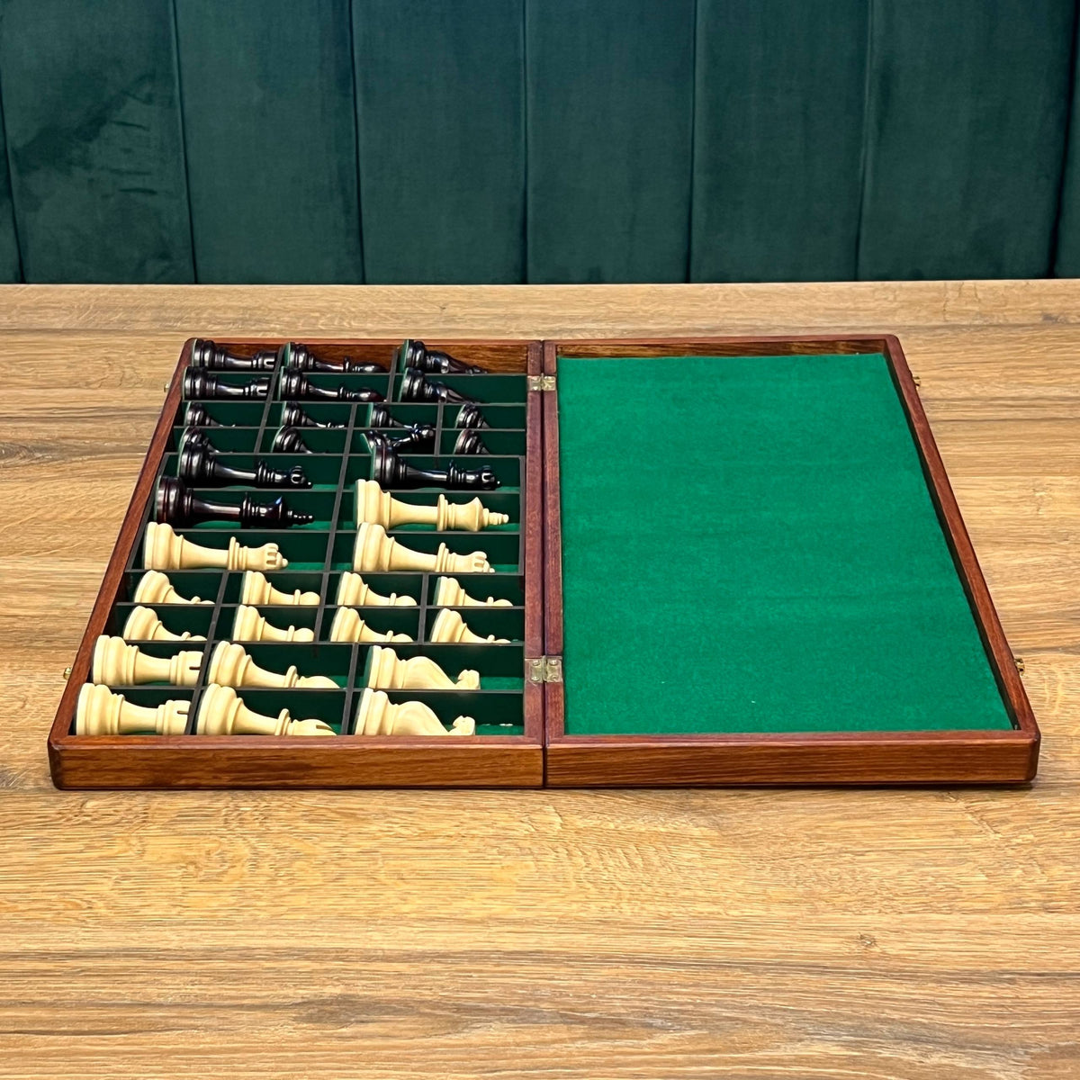 Jeu d'échecs imitation marbre (29 x 29 cm), jeu d'échecs en bois. Prêt à offrir. Réf. 198027