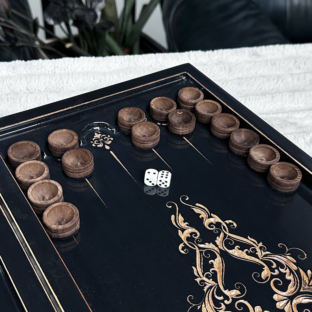 Wooden Backgammon Board - An Exquisite Blend of Art and Function, Gift-ready