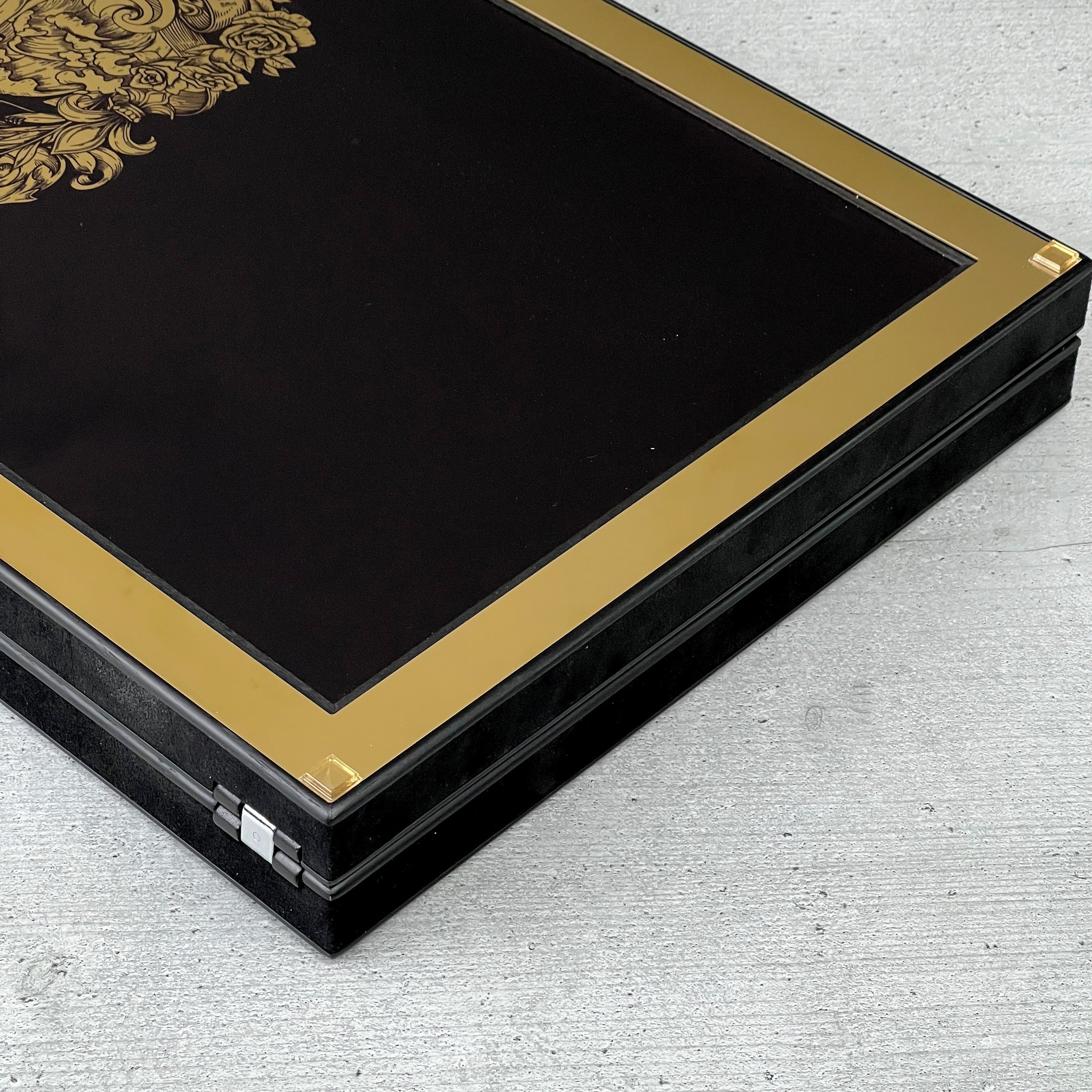Premium Gold Metal Wind Rose Backgammon Set – Large 25”
