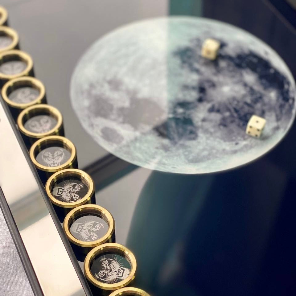 Luxuriöses Backgammon aus Metall mit gehärtetem Glas – Exklusives Design, handgefertigt, anpassbar