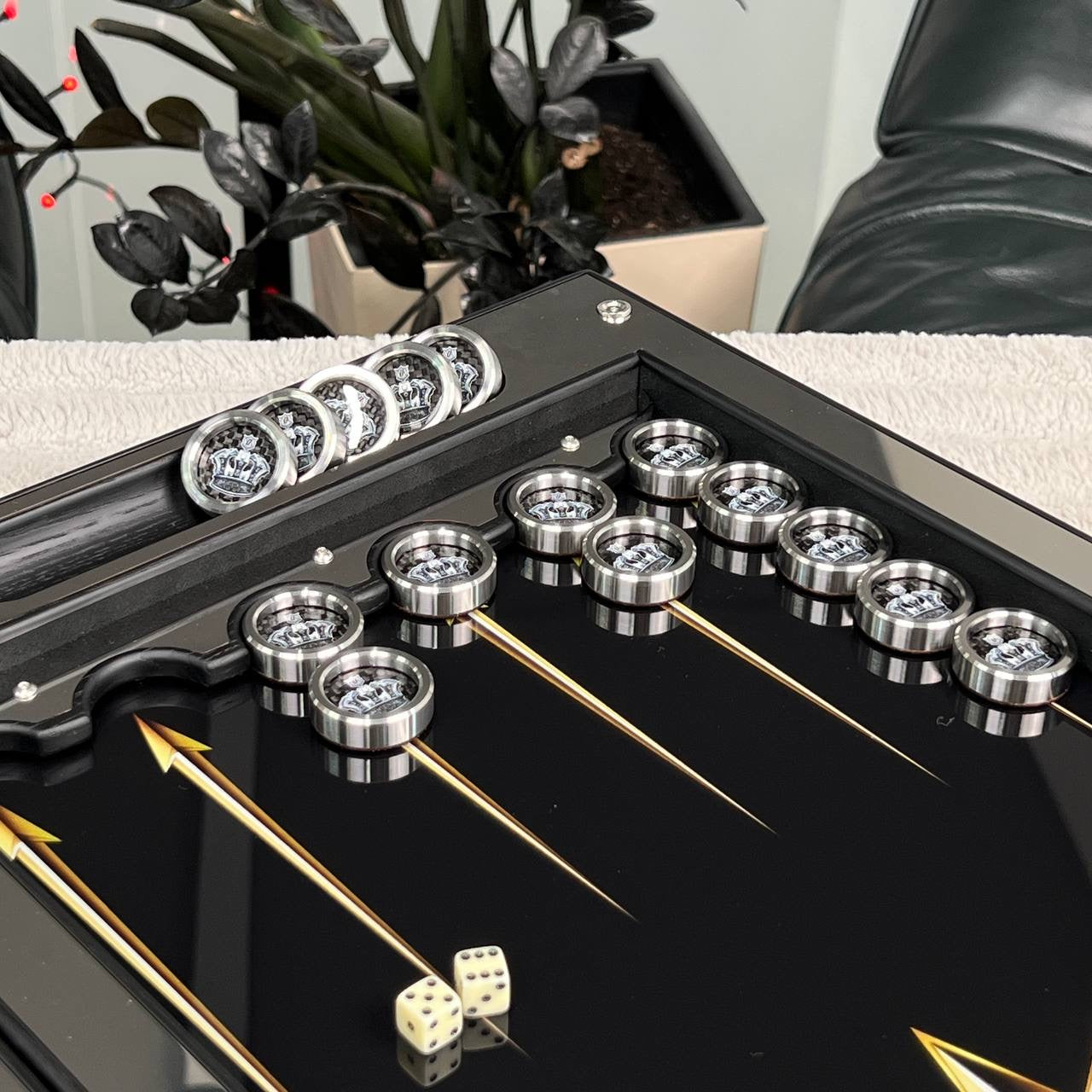 Backgammon de luxe en métal avec verre trempé - Design exclusif, fait à la main, personnalisable