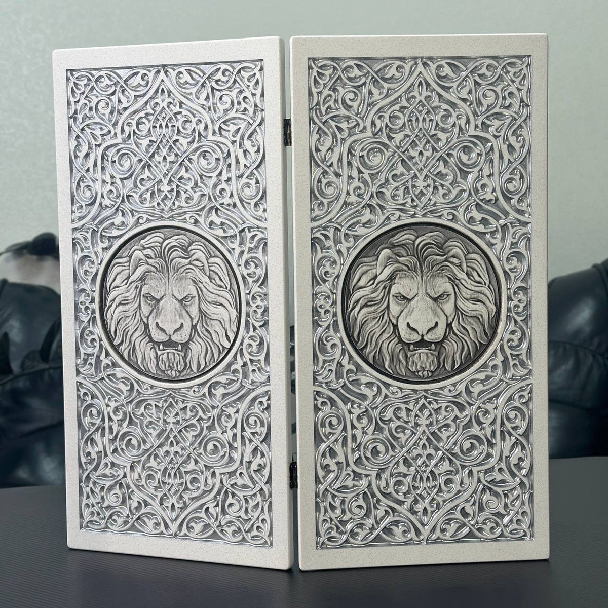 White Stone Backgammon Set – Silver Lion Design | Multiple Sizes
