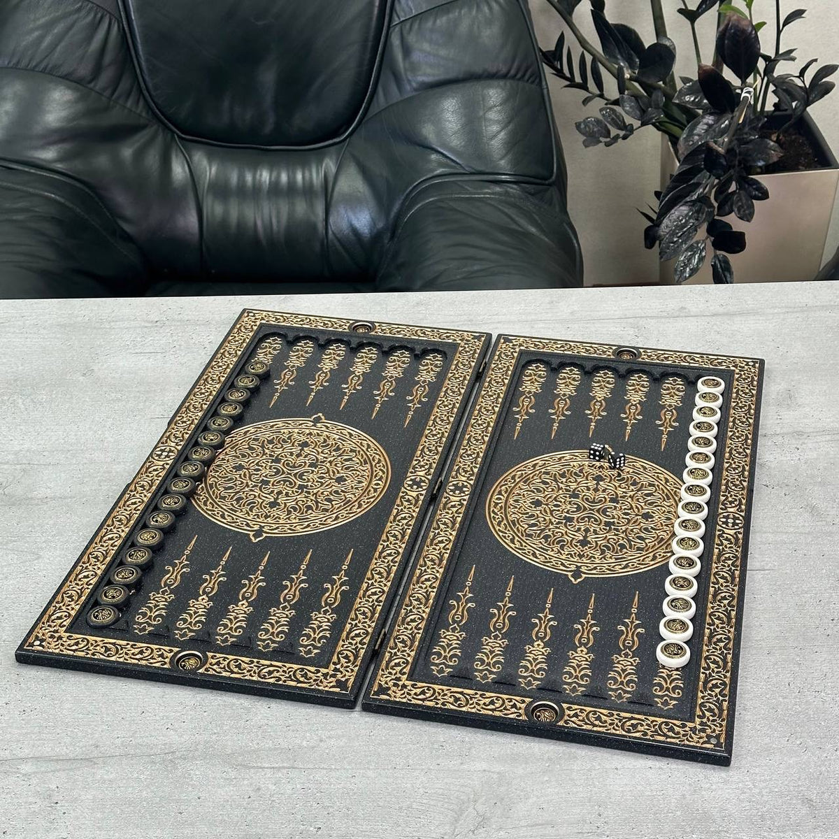 Golden Lion Black Stone Backgammon Set