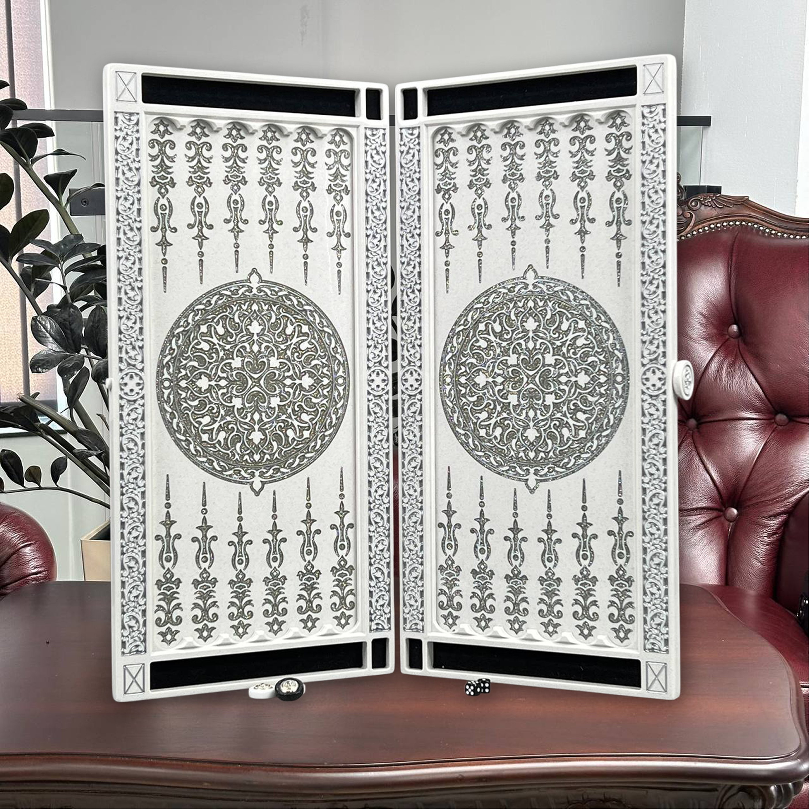 Luxuriöses weißes ACRYLSTEIN Backgammon X Großes handgemachtes Brettspiel, Geschenkfertig