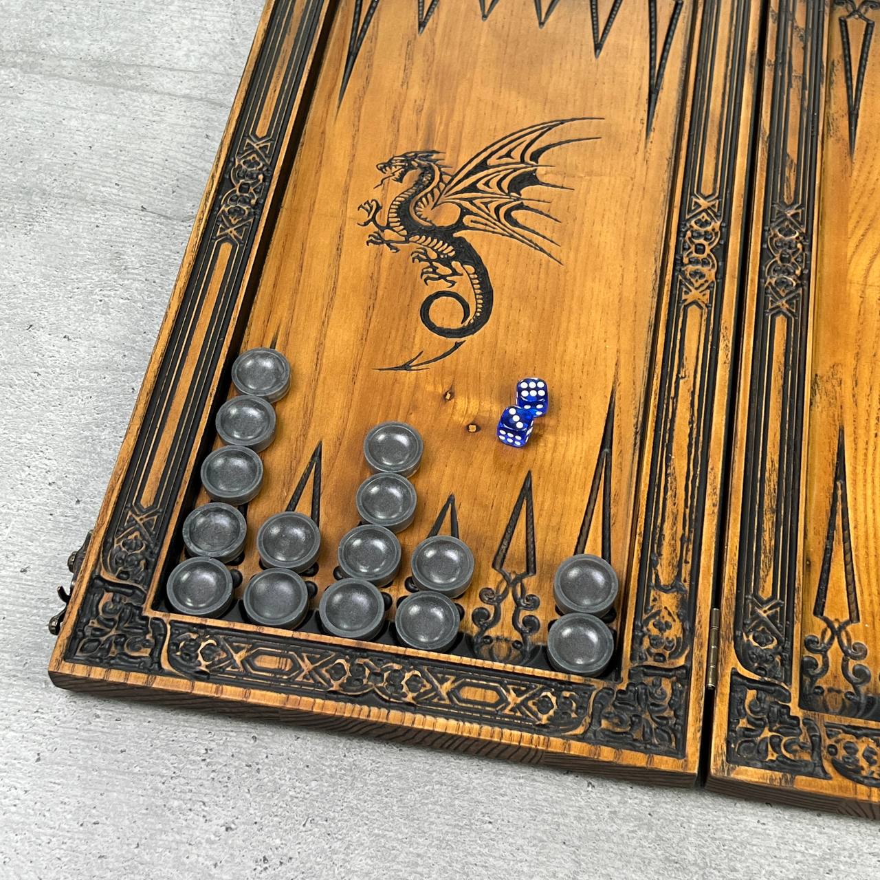 Backgammon en bois, backgammon sculpté personnalisé avec Lion, jeu de backgammon, cadeau pour lui, jeu de backgammon personnalisé