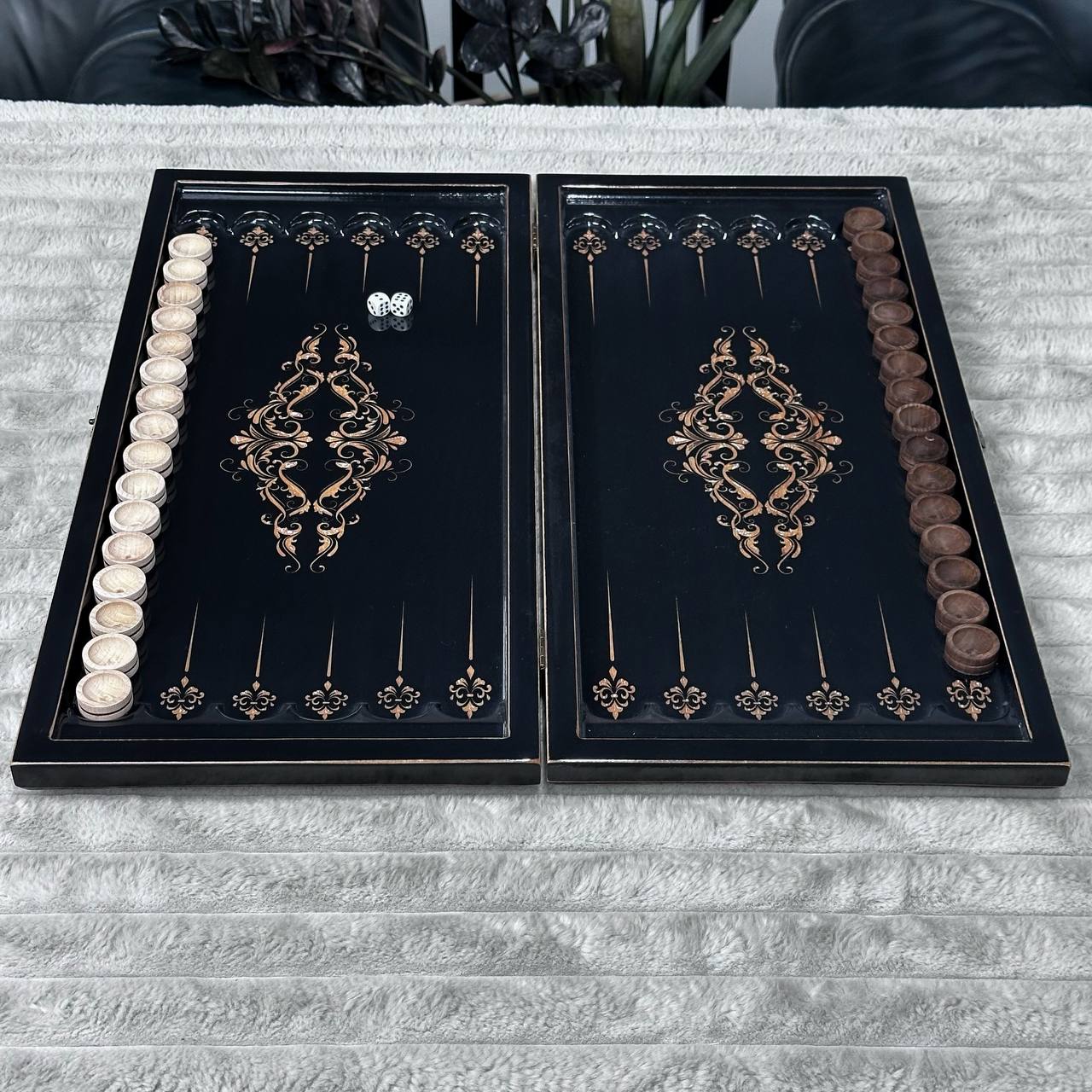 Wooden Backgammon Board - An Exquisite Blend of Art and Function, Gift-ready