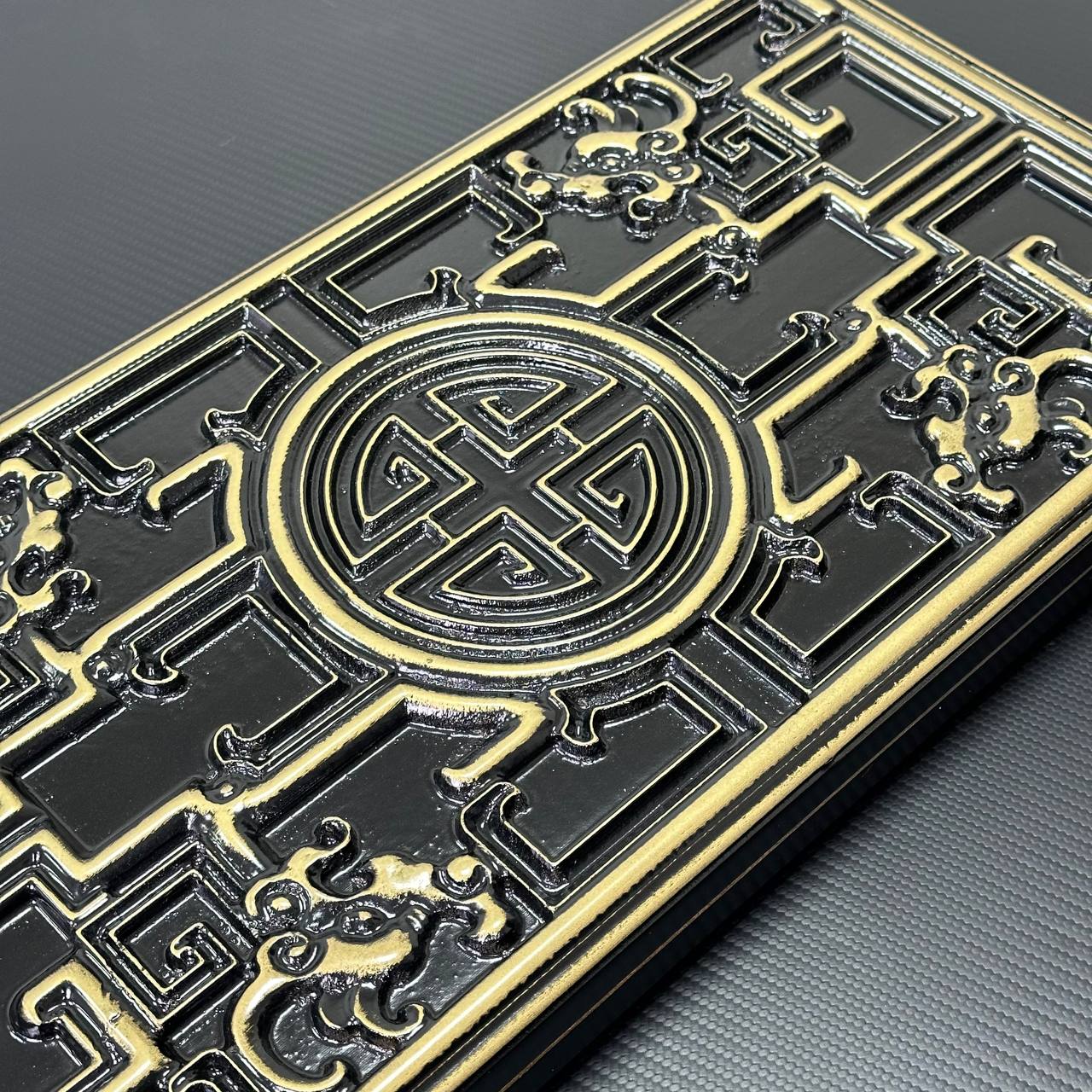 Classic Wooden Backgammon – Elegant Carving &amp; Timeless Design
