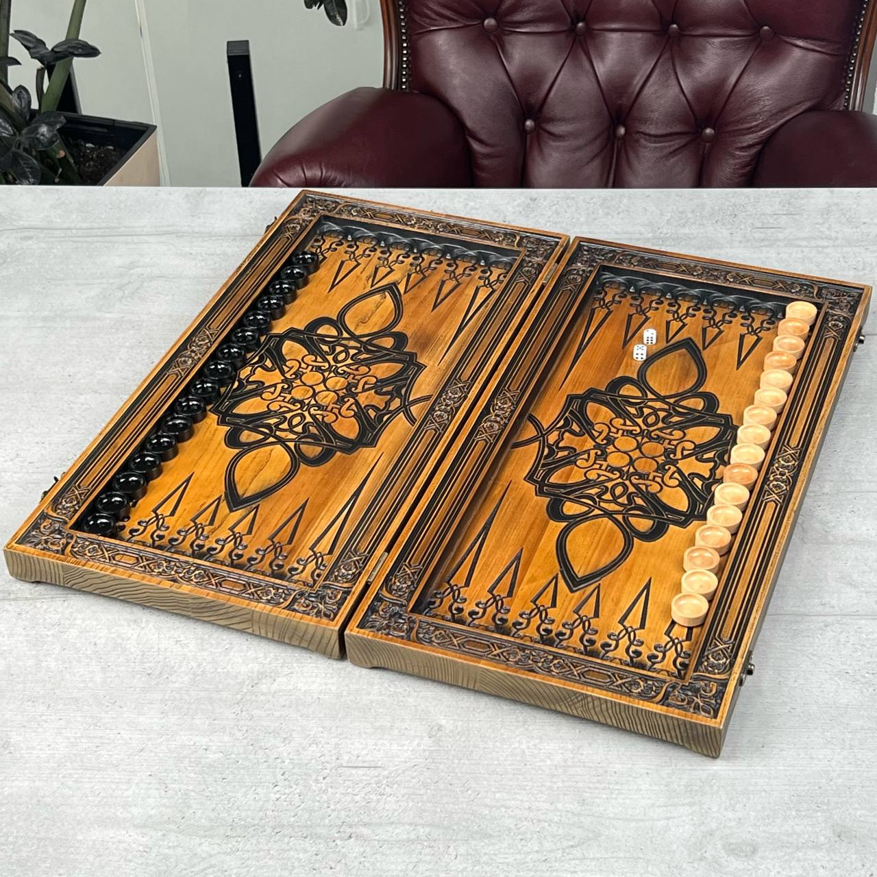 Grand Bear Wooden Backgammon Set