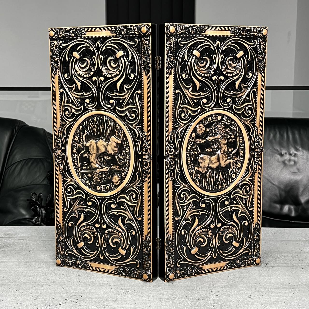 Jeu de backgammon en bois, jeu de société signe du zodiaque Sagittaire, 50*23cm. Prêt à offrir.