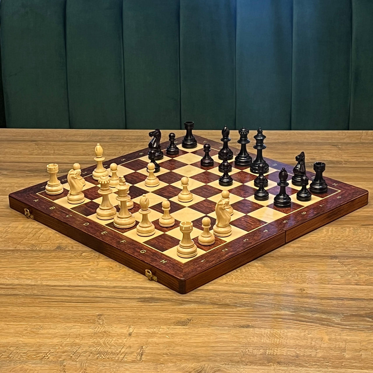 Jeu d'échecs imitation marbre (29 x 29 cm), jeu d'échecs en bois. Prêt à offrir. Réf. 198027